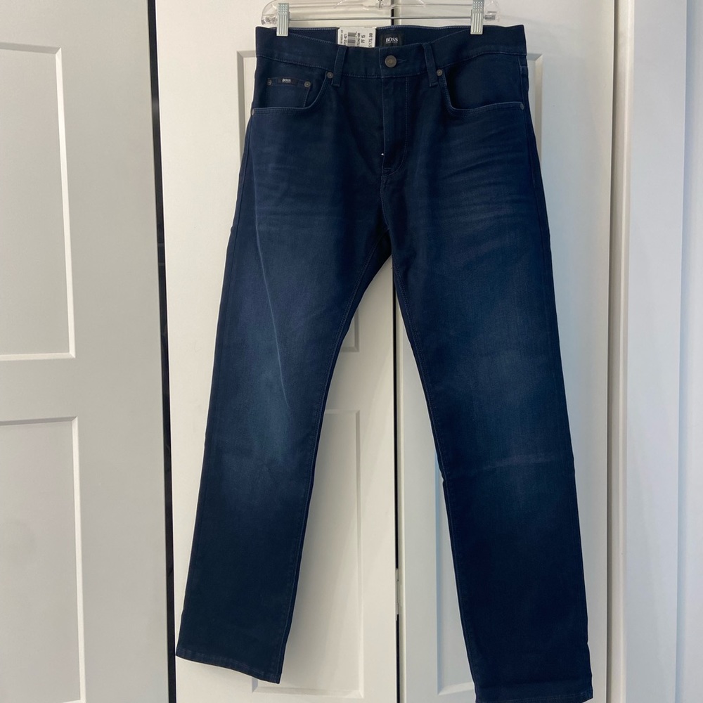 Hugo Boss men’s jeans- slim fit, dark wash, 32x30. NWT never worn
